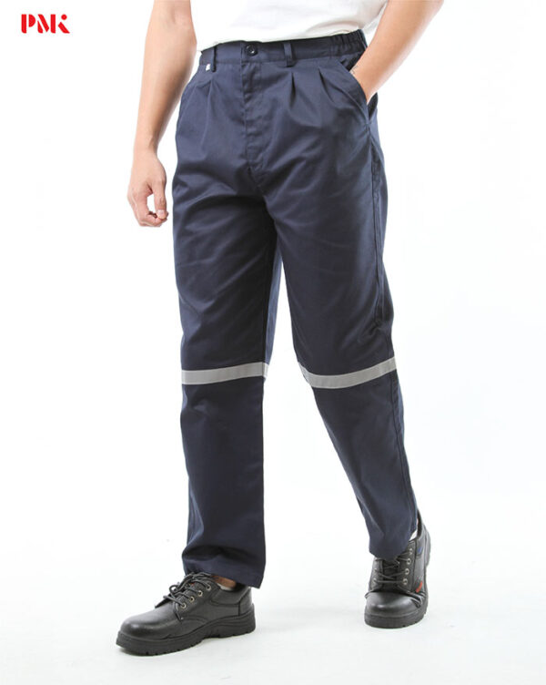 กางเกงช็อป Active Pro สีกรมท่า