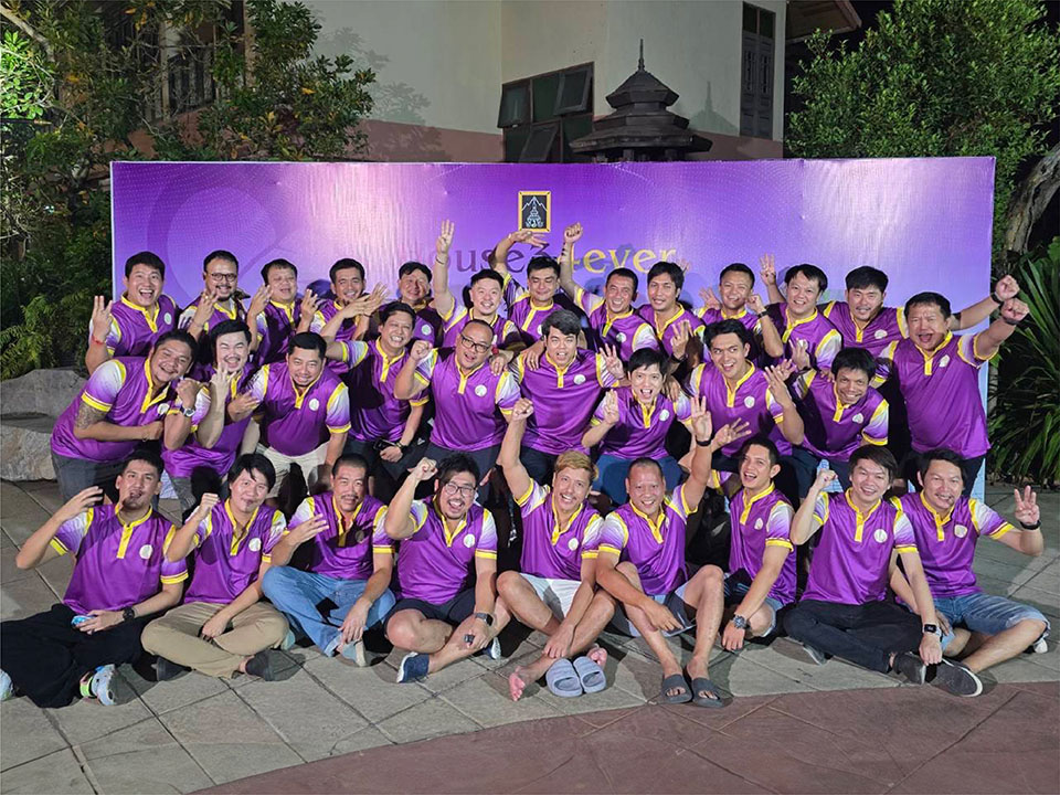 เสื้อสตาฟโปโล